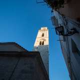 Ammiriamo anche il campanile di 33 metri